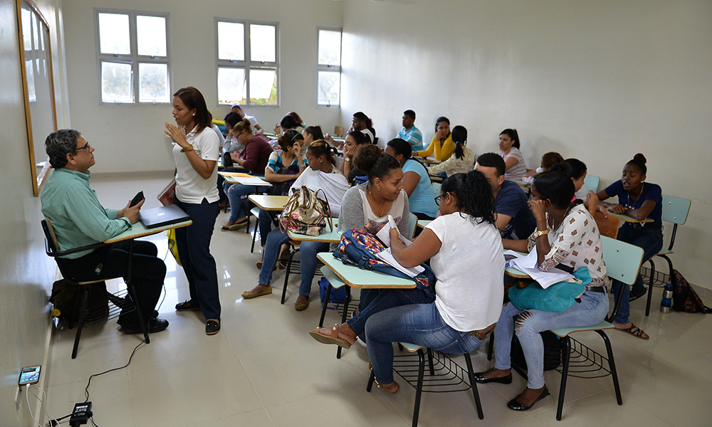 Profesores De La Uasd Desoyen Paro E Imparten Clases Peri Dico Elcaribe