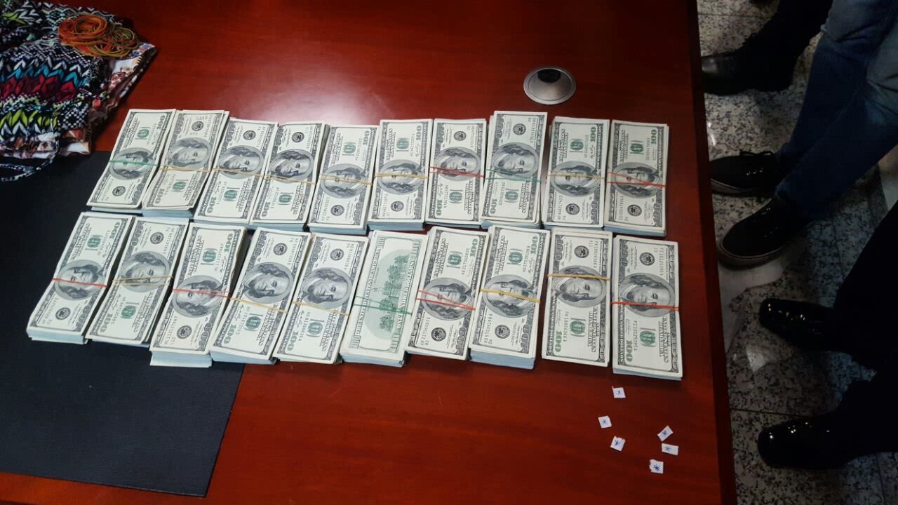 Apresan venezolana con RD$5 millones de pesos en el Aila