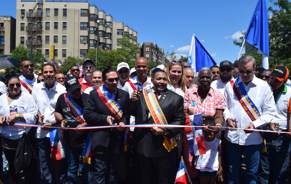 “La Gran Parada Dominicana del Bronx”.