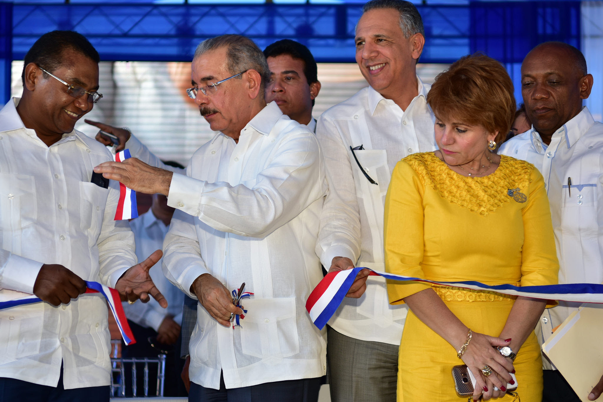 El presidente Danilo Medina corta la cinta y entrega la presa Las Dos Bocas, en Vallejuelo, San Juan