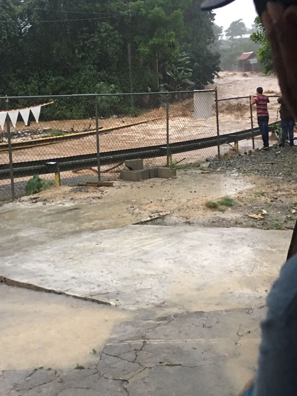 Río San Marcos,donde cayó el carro con las personas.