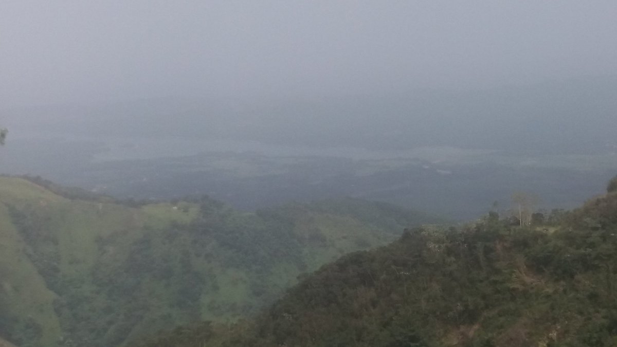 El polvo del Sahara visto desde la carretera Casabito-Constanza. @hidalgo_005