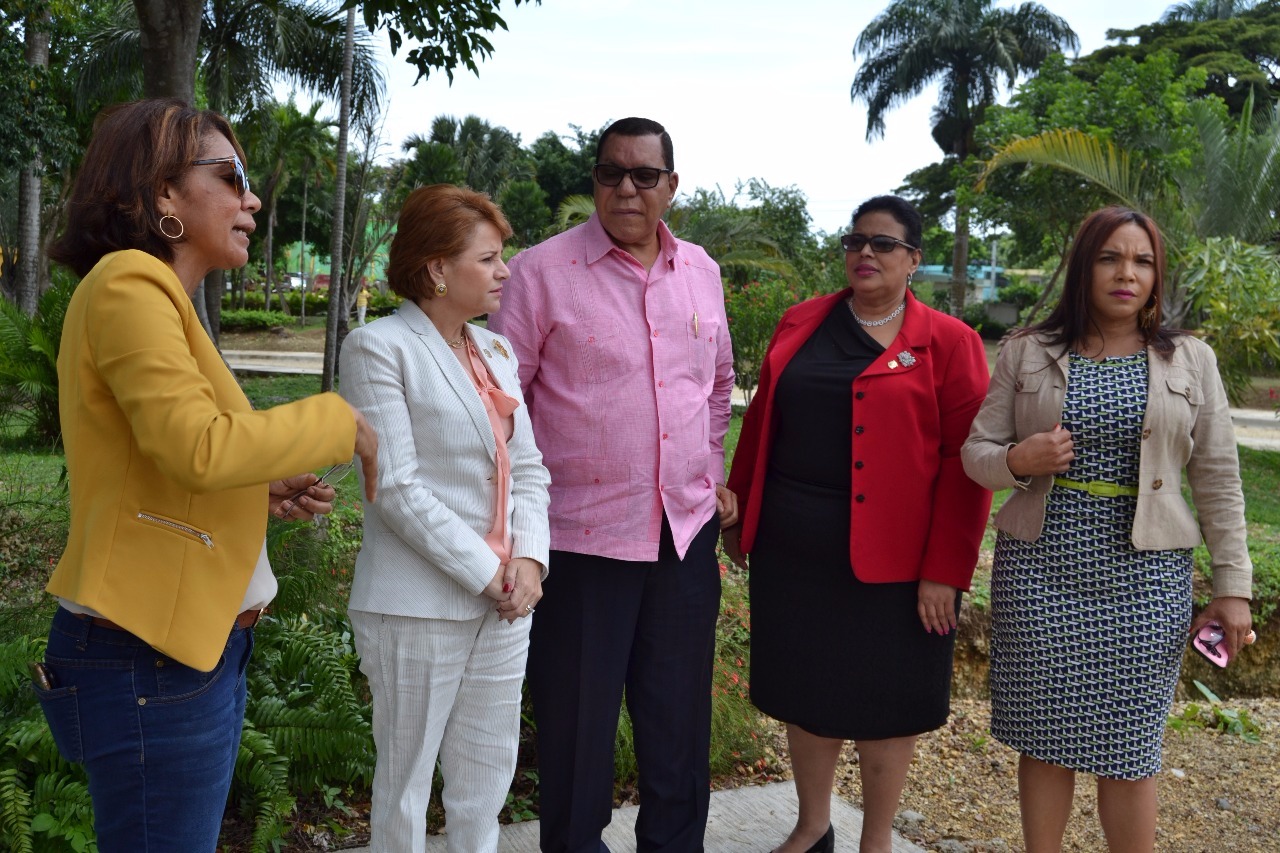 Lucía Medina visita Dirección General de Embellecimiento