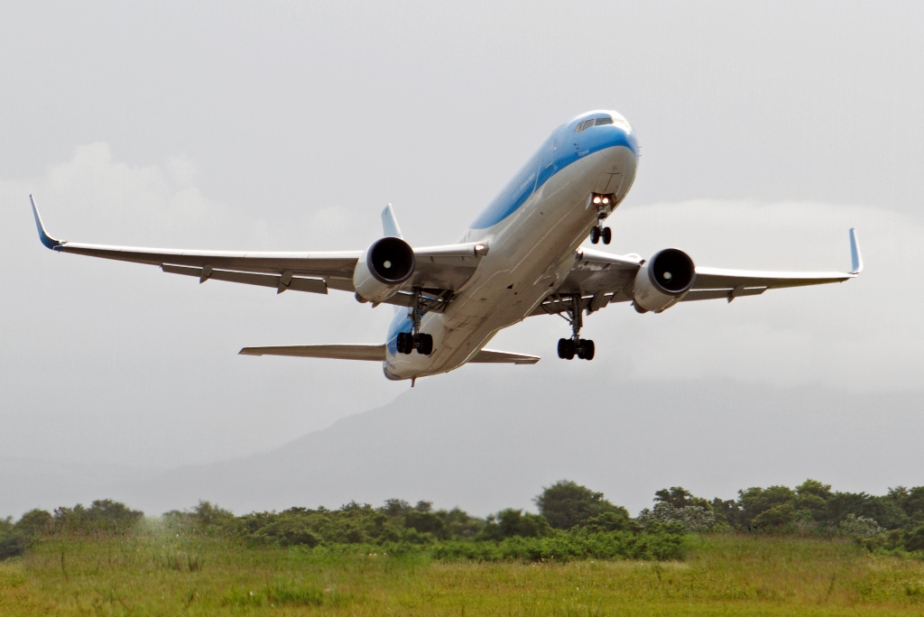 Vuelo. Avión. Flujo de pasajeros internacionales