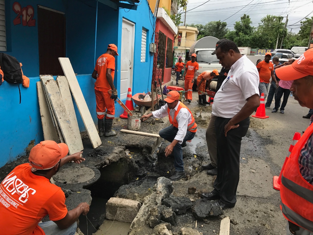 Jornada navideña del MOPC "Pinta mi Barrio" 