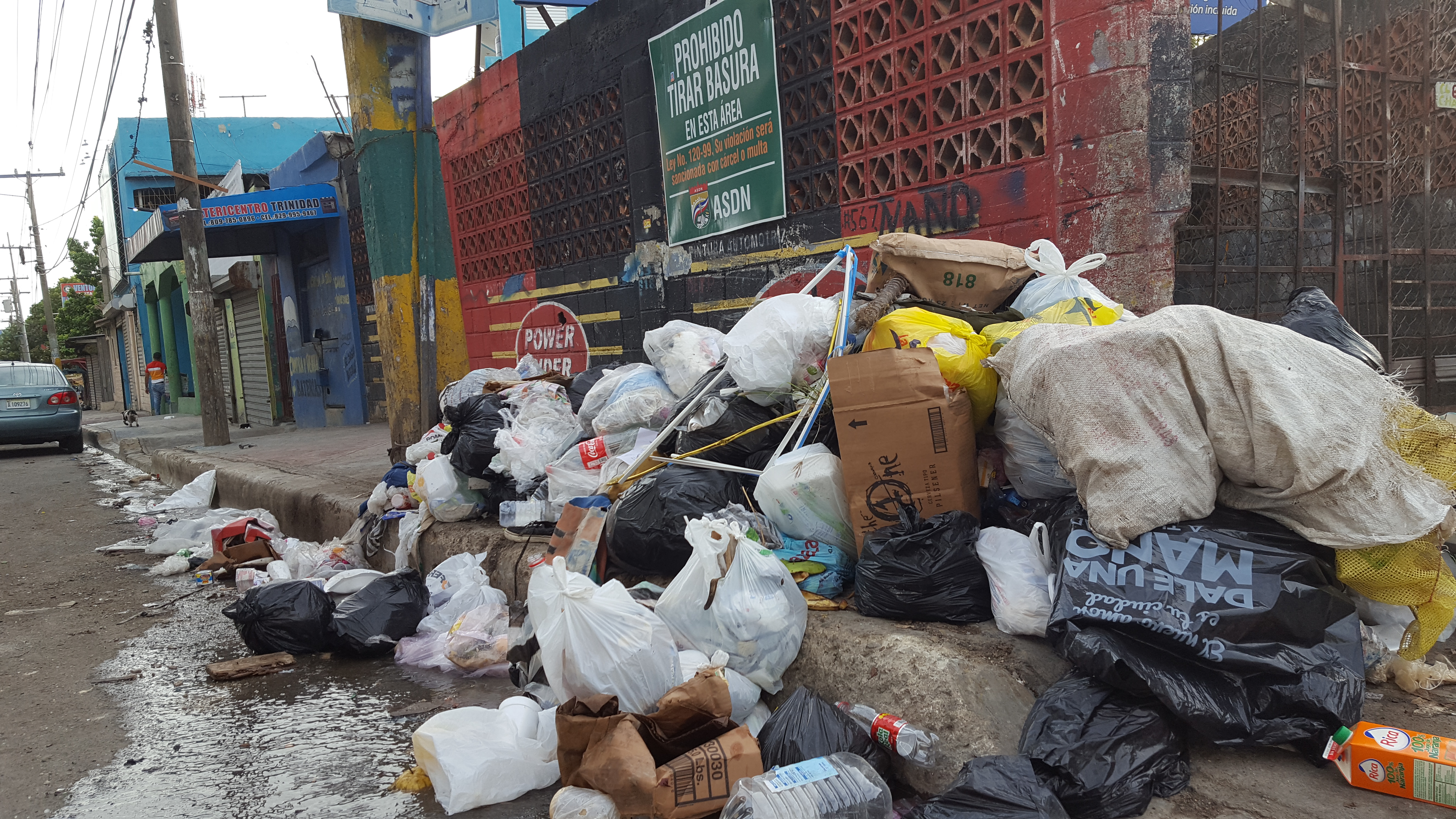 Basura en Santo Domingo Norte