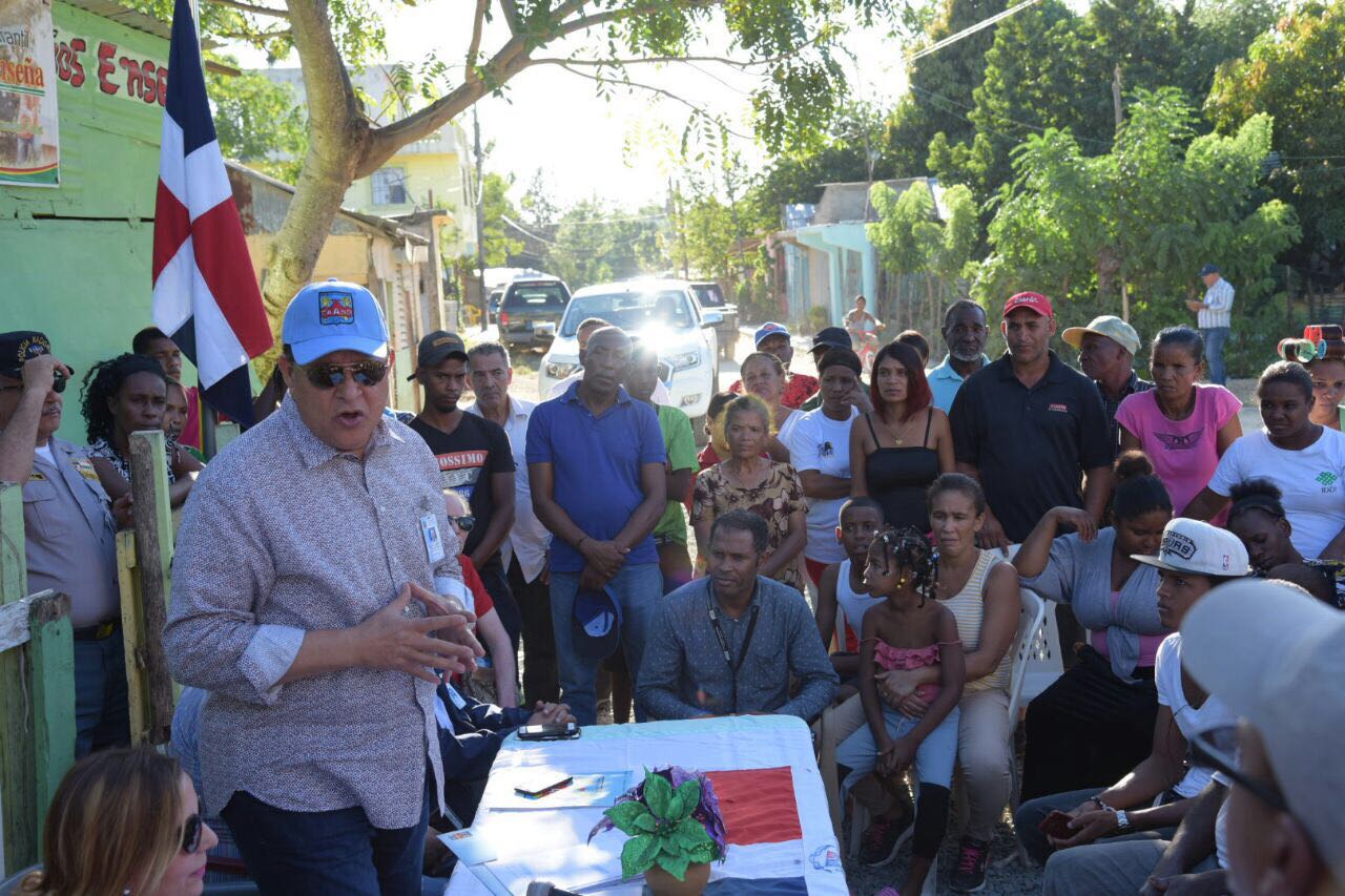 Alejandro Montás dice que durante este año, la CAASD distribuyó 476 litros diarios por cada habitante en el Gran Santo DOmingo.