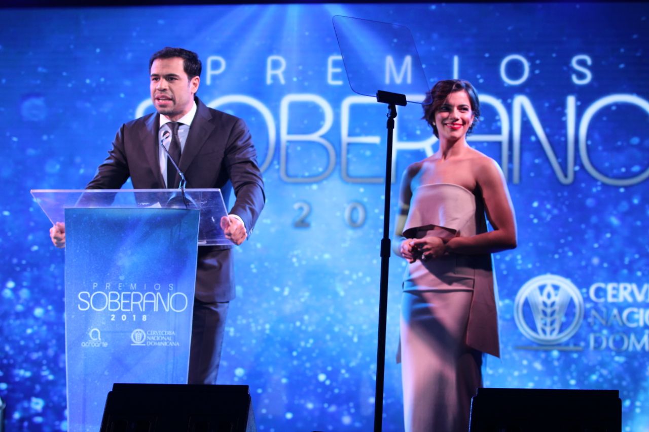 Premios Soberano 2018 serán conducidos por Nashla Bogaert y Roberto Ángel Salcedo. Foto cortesía de Cristian Santana