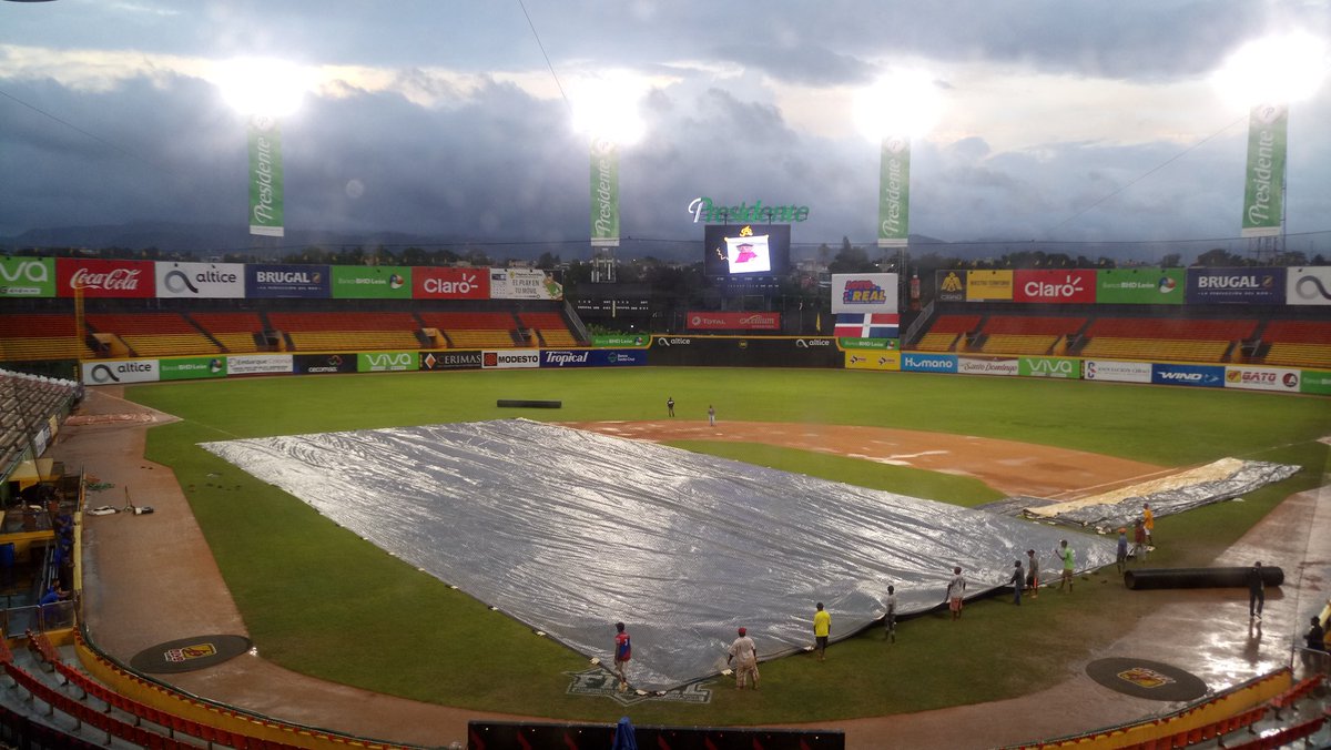 Suspenden el juego Estrellas vs Águilas por lluvias en Santiago