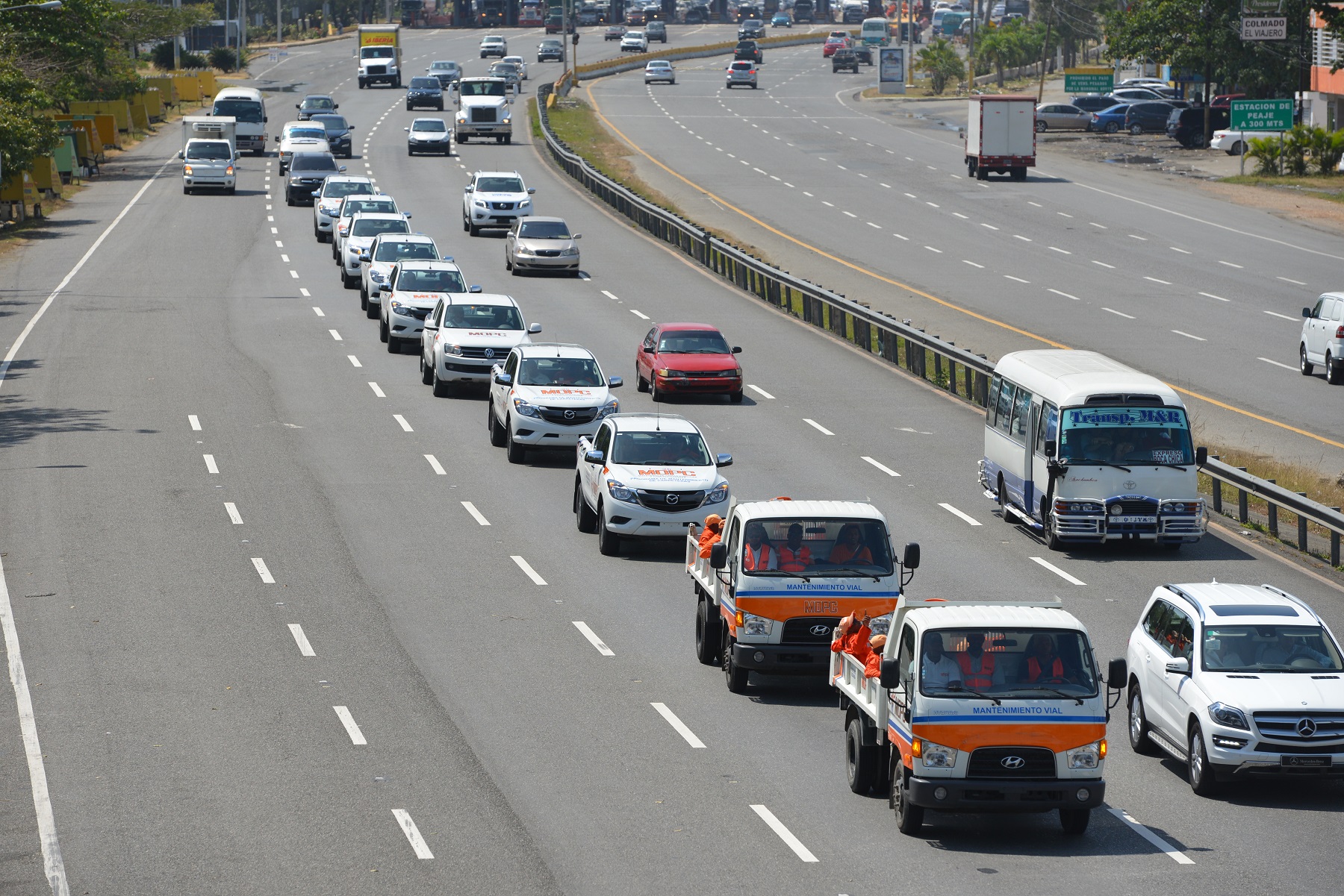 Unidades para el operativo ampliado de asistencia vial Semana Santa Segura 2018 del MOPC