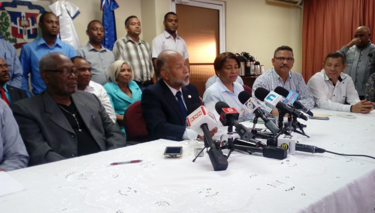 El presidente de la Asociación Dominicana de Profesores, Eduardo Hidalgo. Foto cortecsía de Julio C.