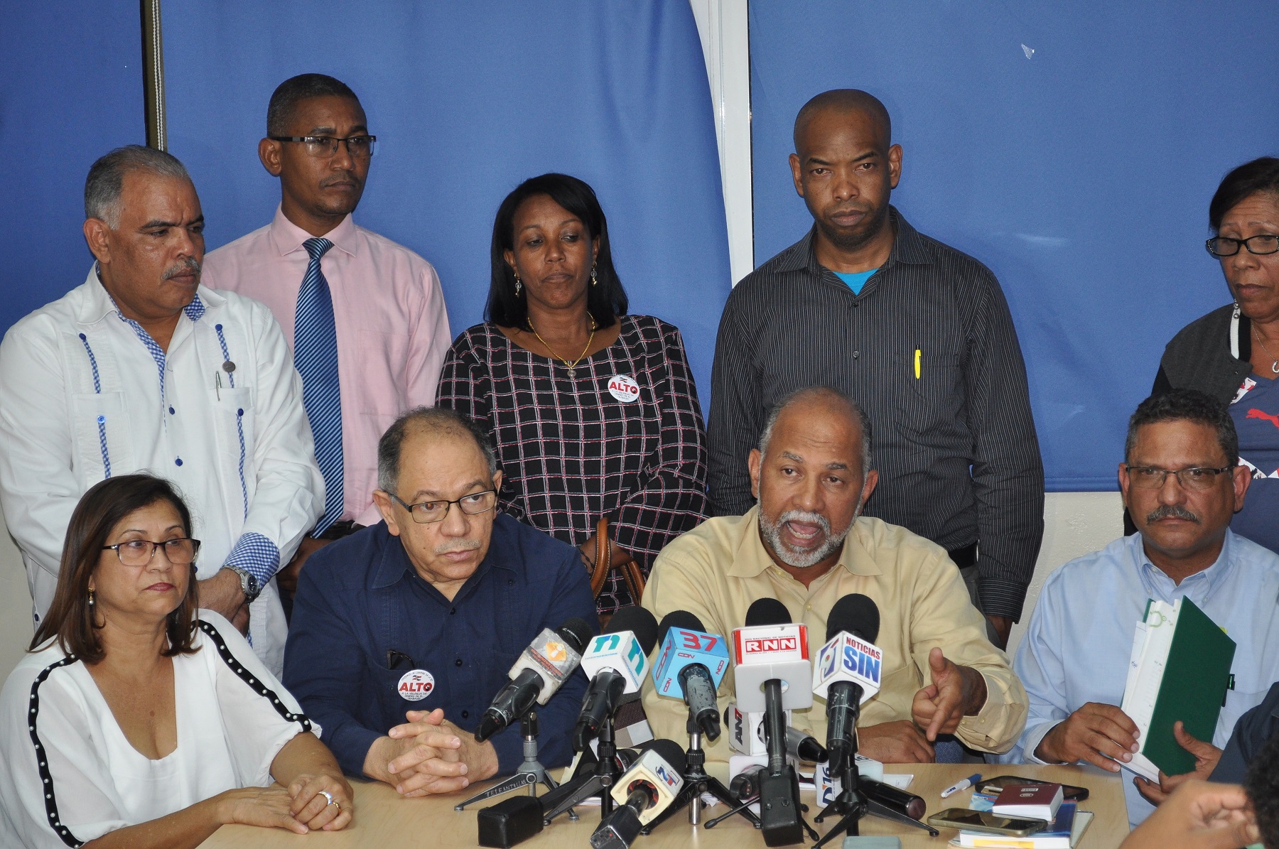 El presidente de ADP, Eduardo Hidalgo habla durante la rueda de prensa. Foto Jhonny Rotestan