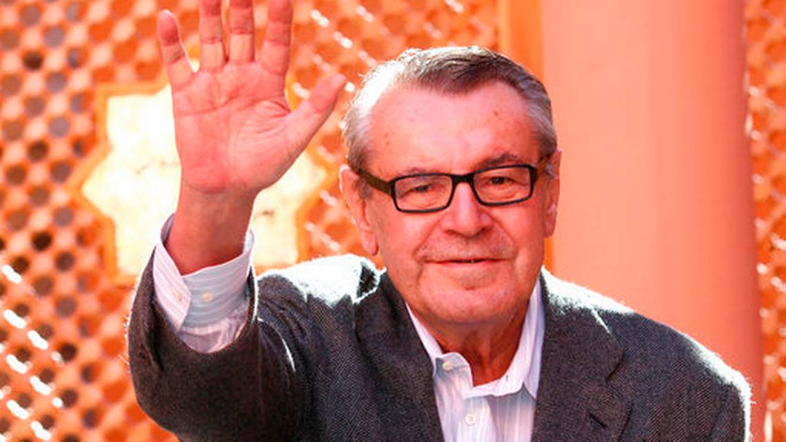 ARCHIVO- En esta fotografía del 8 de diciembre de 2007, se muestra al cineasta checo Milos Forman en la séptima edición del Festival Internacional de Cine de Marrakech, en Marruecos. El galardonado director falleció a la edad de 86 años el sábado 14 de abril de 2018. (AP Foto/Abdeljalil Bounhar, Archivo)