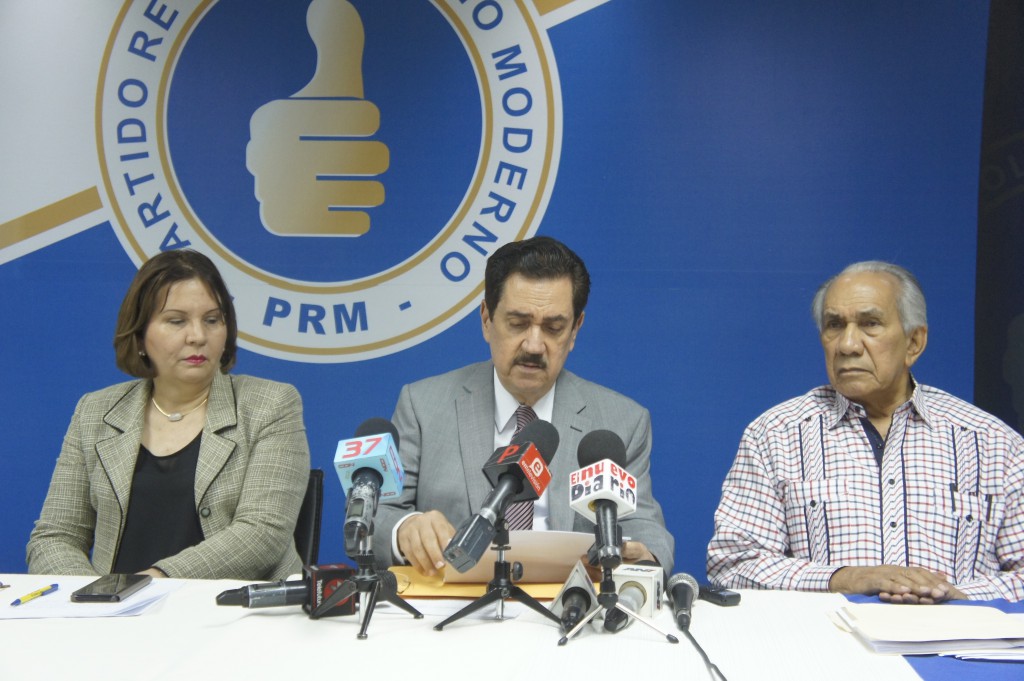 El presidente de la CNO del PRM, Tony Raful, presenta los datos del Boletín 4