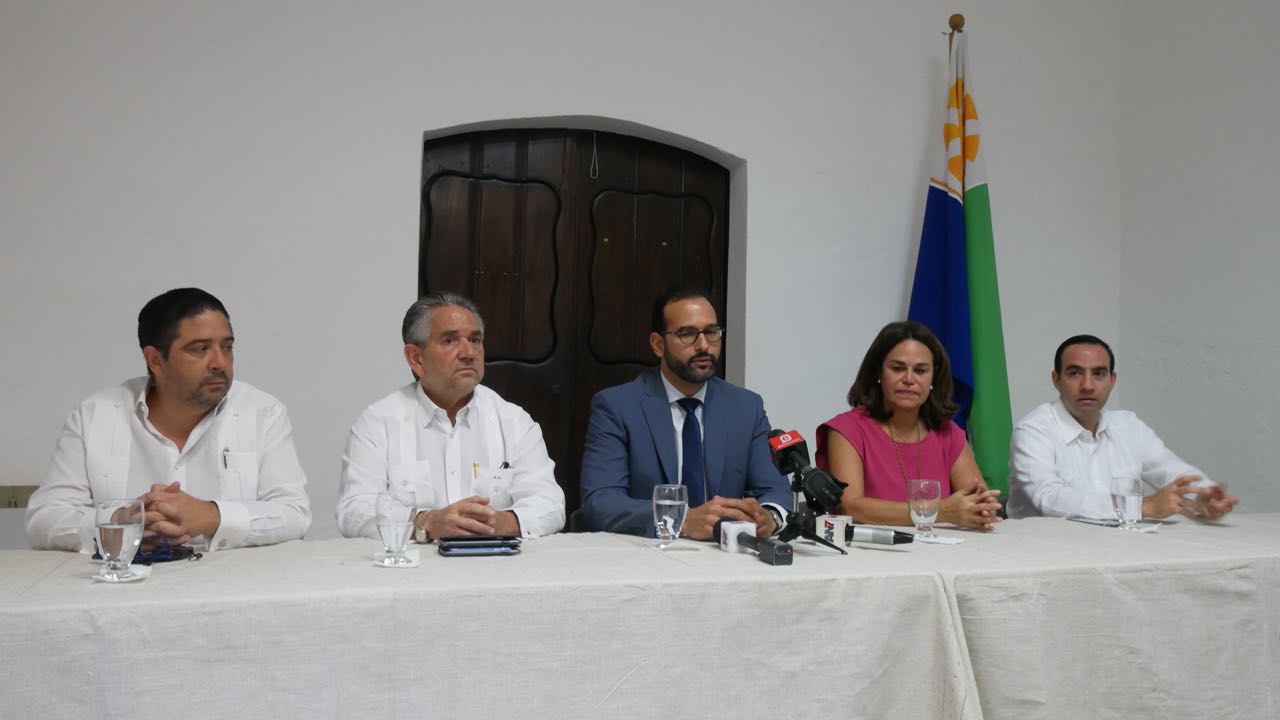 Miembros del Clúster Turístico de Santo DomingoRafael Cabrera, Roberto Henríquez, Jaime Castillo Jorge, Rosanna Rívera y Emilio Torres Jorge.