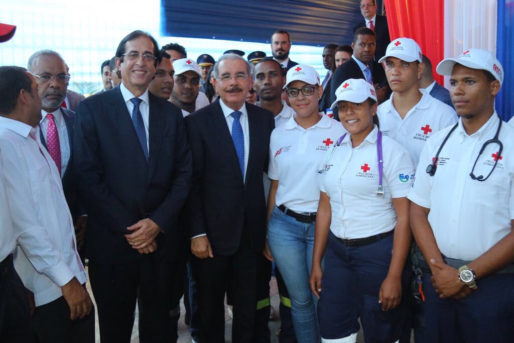 El presidente Danilo medina al dejar en funcionamiento el Sistema 911 en Monseñor Nouel, Villa Altagracia y zonas aledañas