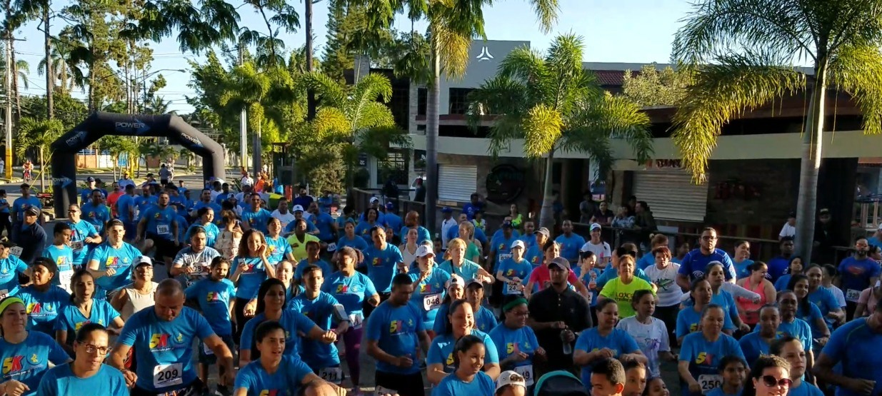 Participantes de la carrera de la fundación Quiéreme Así.