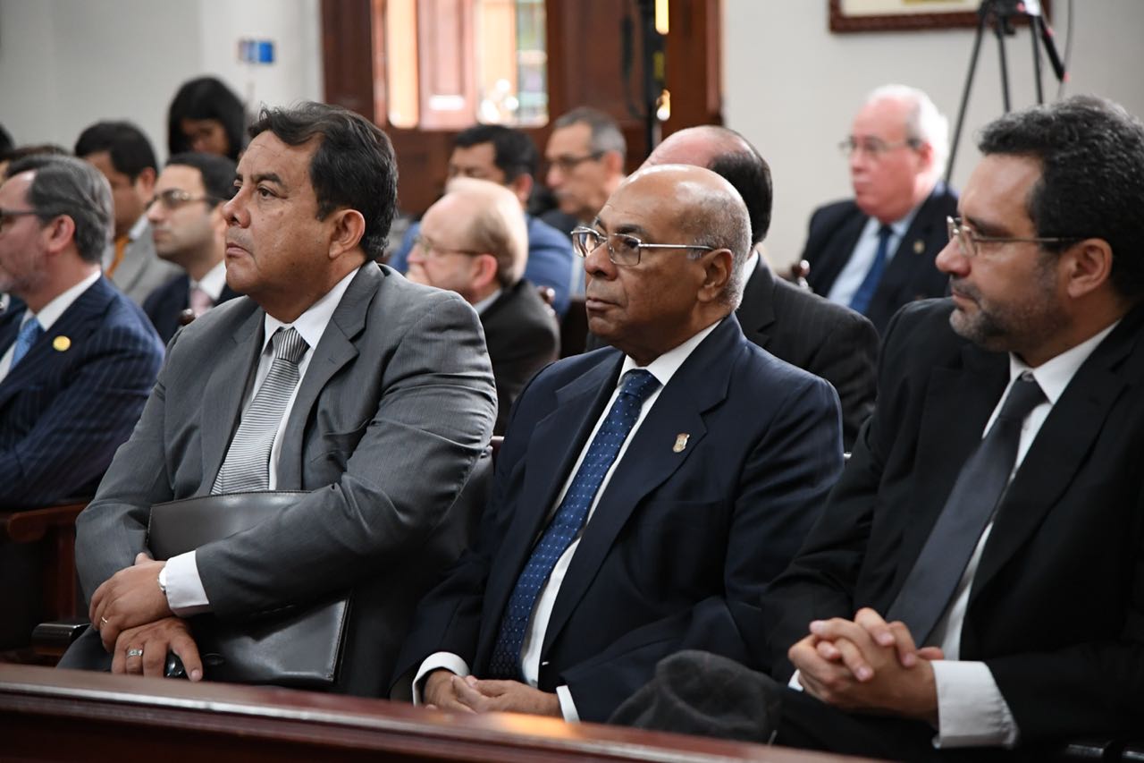 Magistrado presidente del TC, Milton Ray Guevara, participa en el encuentro anual de jueces constitucionales latinoamericanos en Perú.