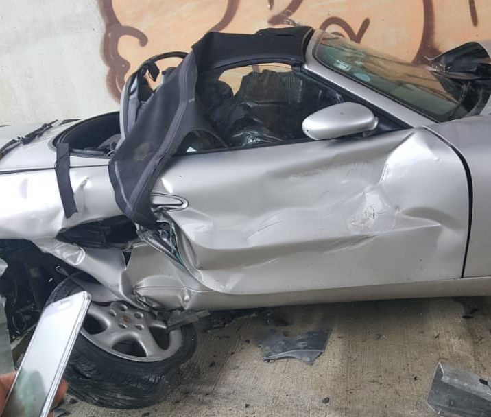 Porsche en el que falleció el abogado Arístides Rafael Rubio Ortiz