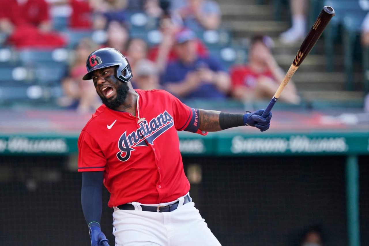 MLB Cleveland envía Franmil Reyes lista lesionados abdomen