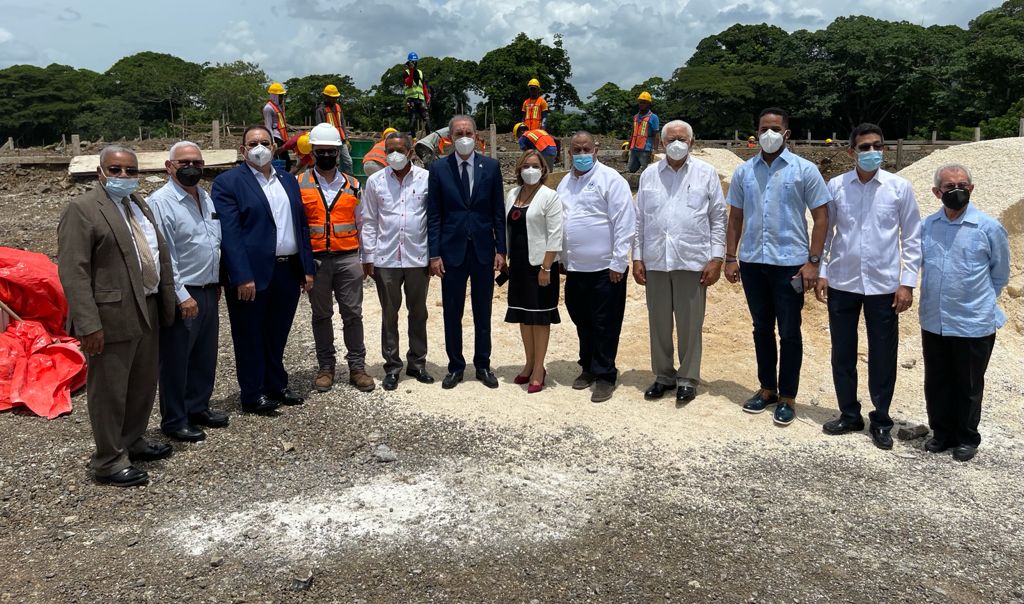 El Ministro del MESCYT, doctor Franklin García Fermín, encabezó una reunión de trabajo en la UASD-Centro Hato Mayor.