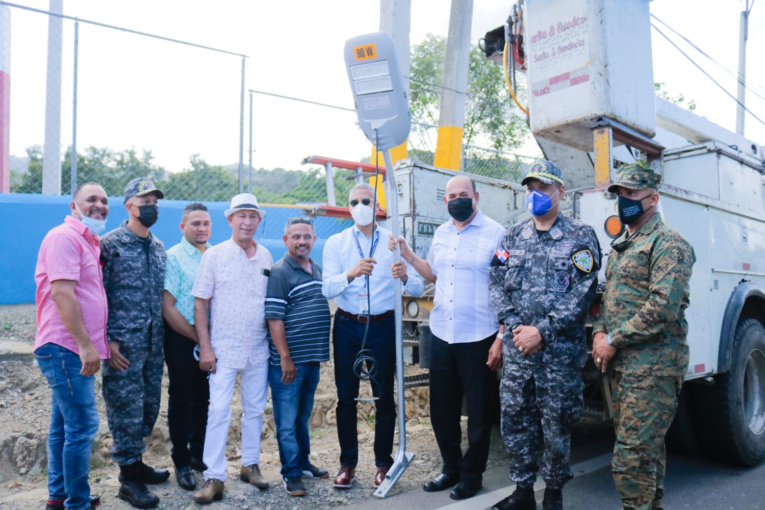 Edenorte inicia rehabilitación y alumbrado en comunidad de Sabana Iglesia