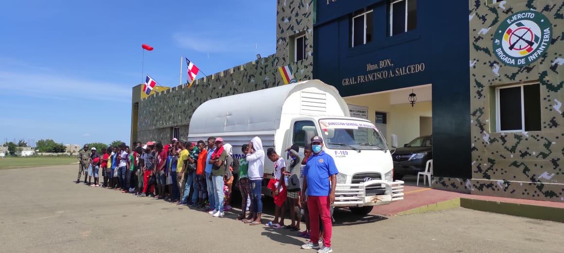 Control migratorio detiene y repatria 163 extranjeros indocumentados entre ellos cinco mujeres embarazadas