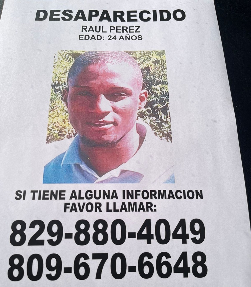 En caso de ser visto, pueden contactar con sus parientes a través de los números 829-880-4049/ 809-670-6648.