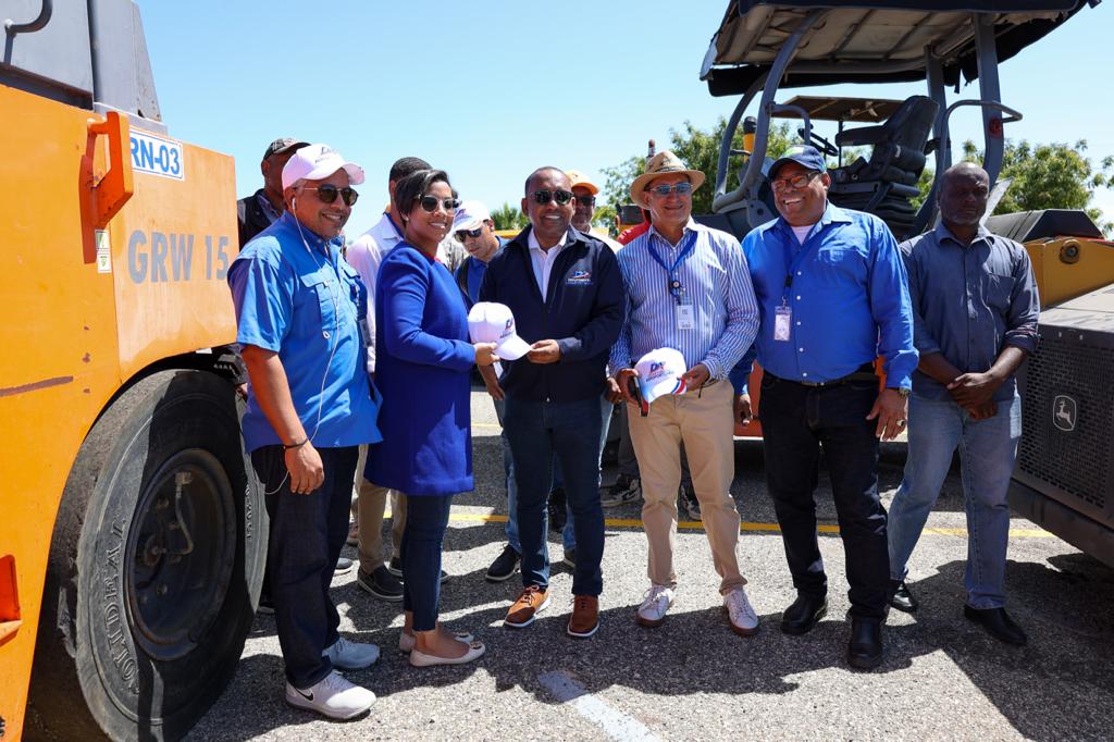 En una segunda etapa, los trabajos también contemplan la construcción de una terminal más moderna, “que pueda acoger los pilotos, tanto nacionales como extranjeros.