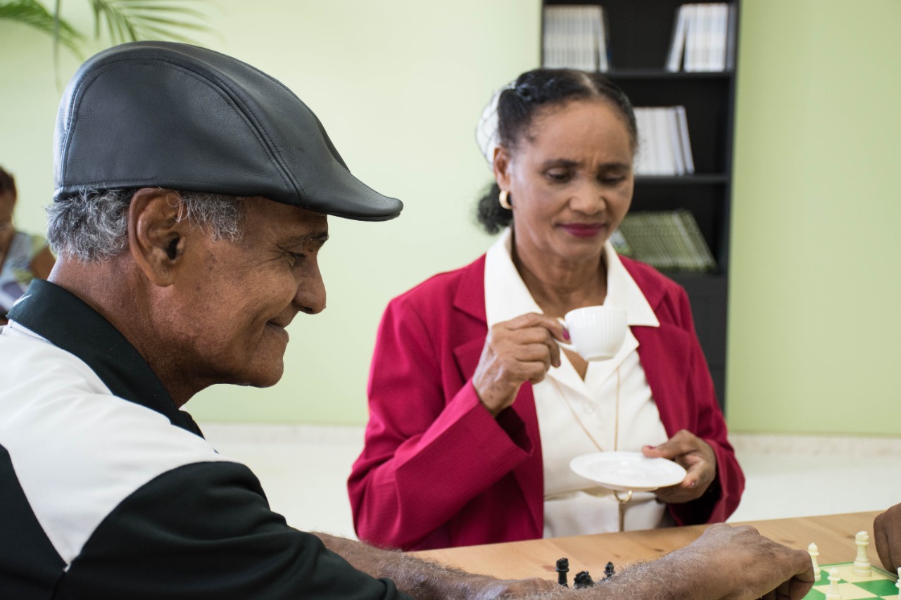 Advierten a envejecientes no dejarse engañar con promesas de pensiones