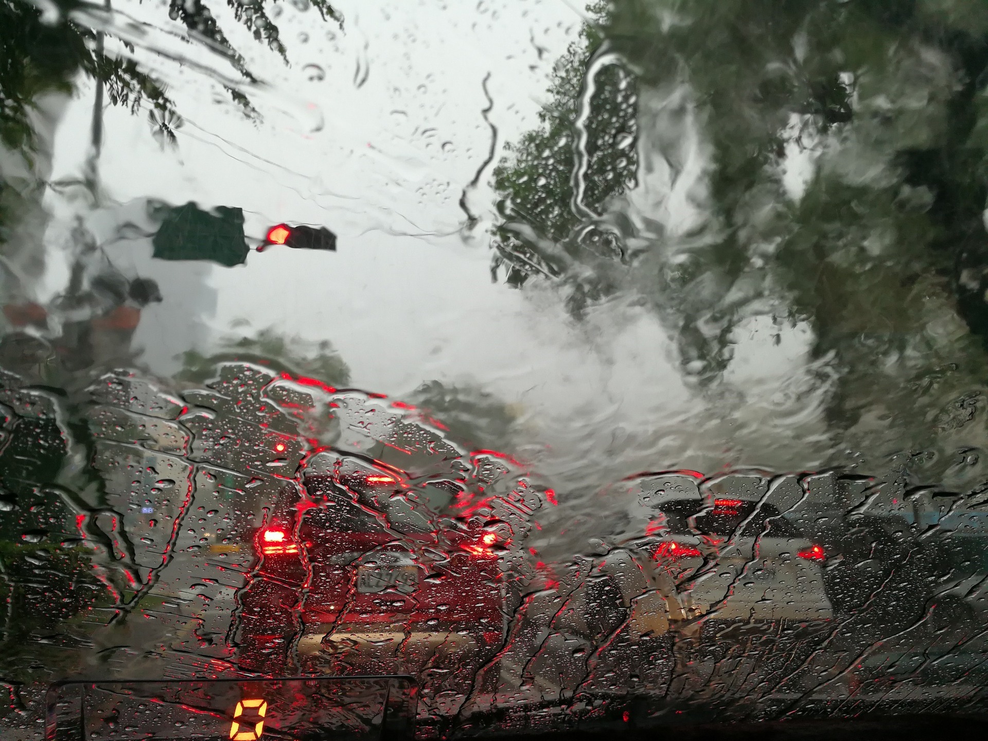 precipitaciones azotaron una amplia franja de la costa atlántica de este estado del sureste de Brasil